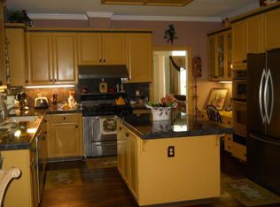 34 Riverwood Dr, Woodbridge, CA 95258