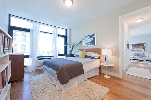 Sold by aptsandlofts.com | media 37