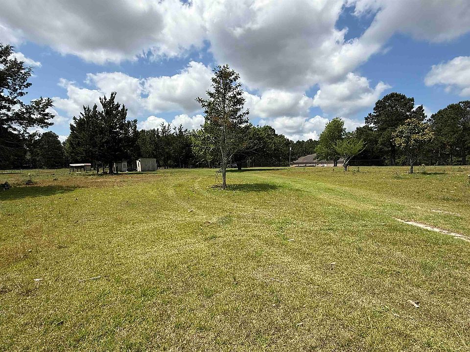 2nd image of 923 Ames Barineau Rd