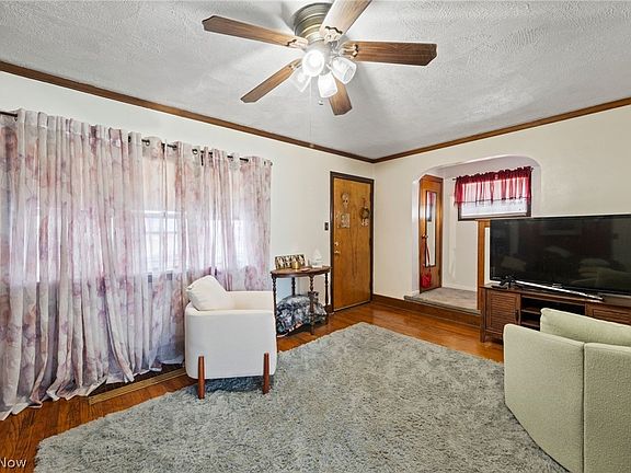 4th image of 1101 Linden Ave
