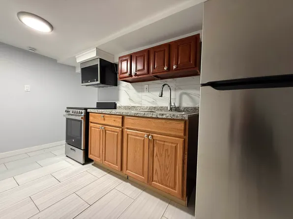 1156 Sutter Avenue image 1 of 3