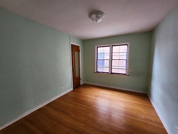 4th image of 9614 S Maplewood Ave