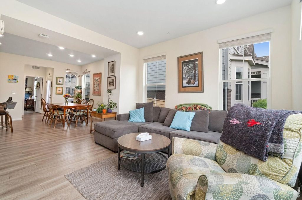 335 Zeppelin Way