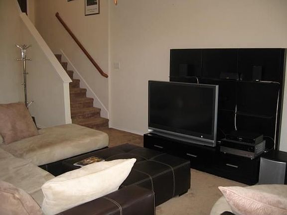 4th image of 2429 Kent Dr