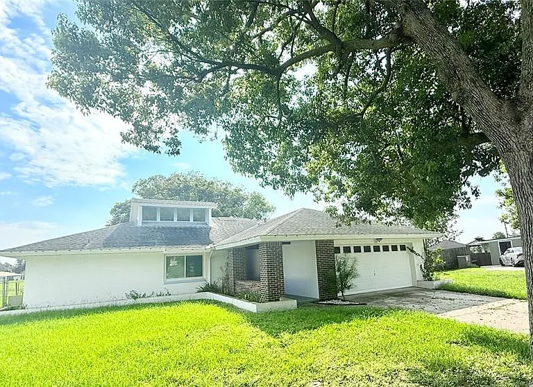 140 Fairway Ten Dr — Photo 2