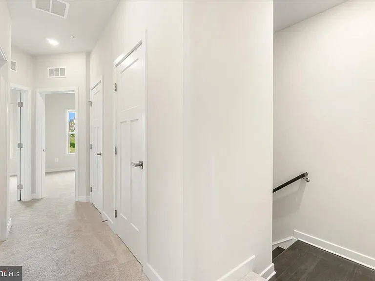 10132 Lake Linganore Blvd — Photo 25