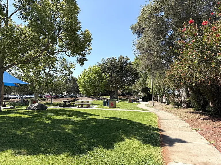 12923 Slack St — Photo 28