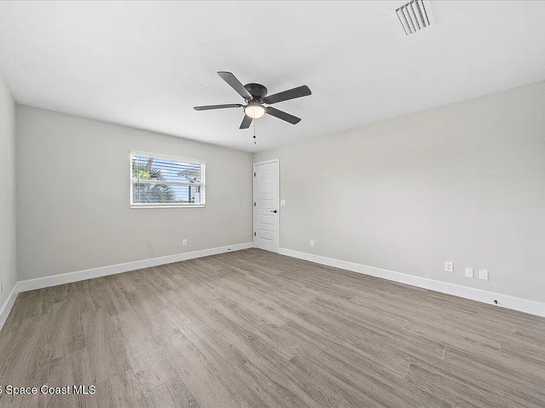 540 Albatross St — Photo 14