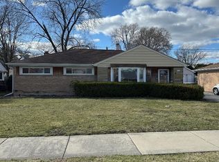 1048 S 6th Ave, Des Plaines, IL 60016