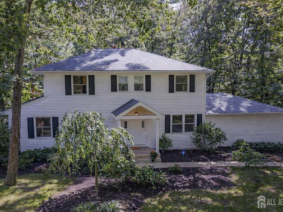 1st image of 52 Yorktown Rd