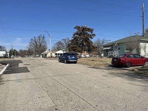 5th image of 250 Sherman Ave
