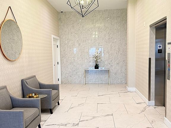 3rd image of 50 Hichborn St #407