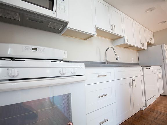 3rd image of 1218 Spruce St #16035960