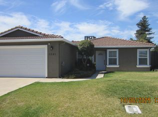 1361 7th St, Ripon, CA 95366