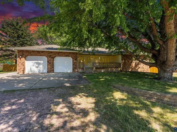 408 N Western Ave, Hartford, SD 57033