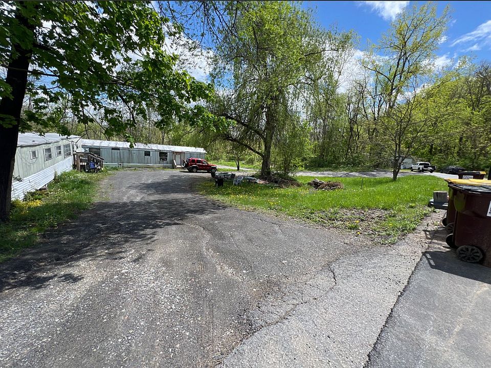 2nd image of 40 Schuyler Heights Dr