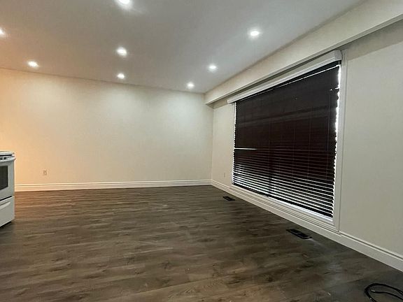 2nd image of 135 Avondale Blvd