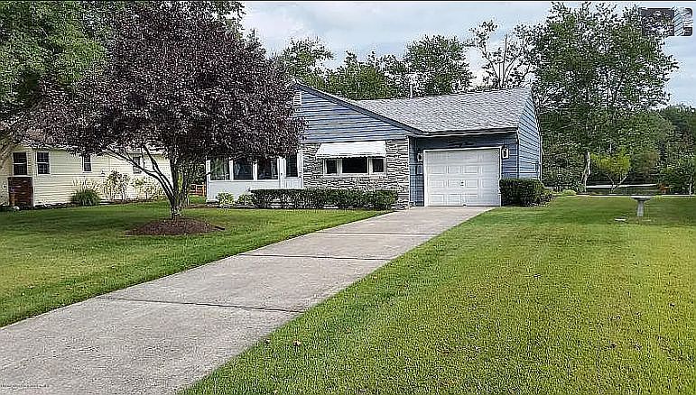 1st image of 29 Columbine Cir