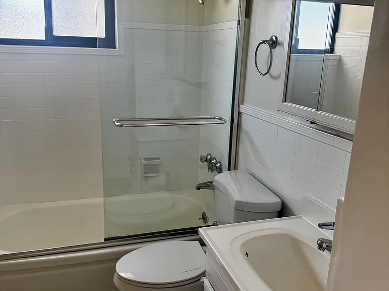 368 Redwood Ave #368 — Photo 4