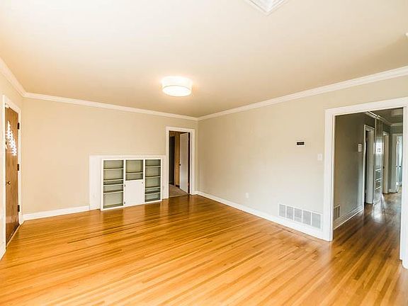 5th image of 3009 24th St