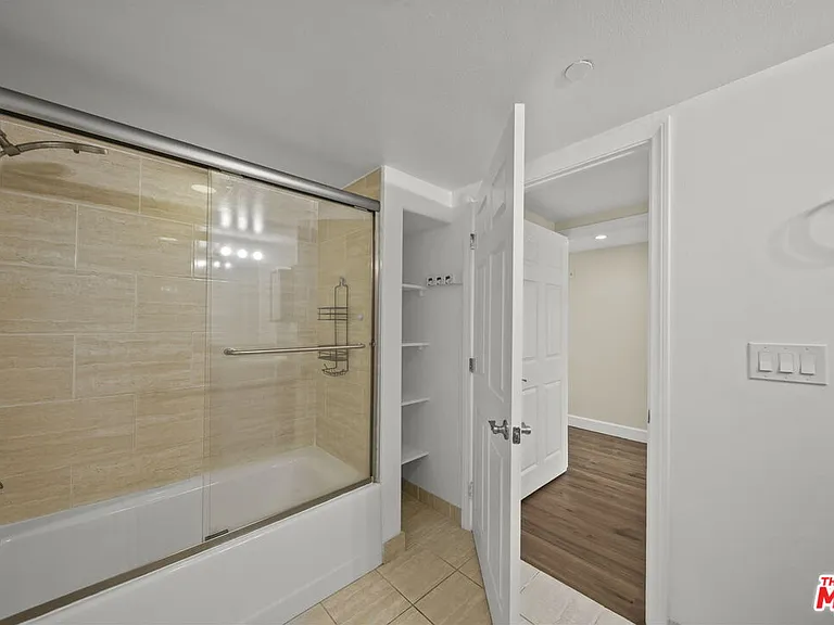 5315 Bellingham Ave #204 — Photo 20