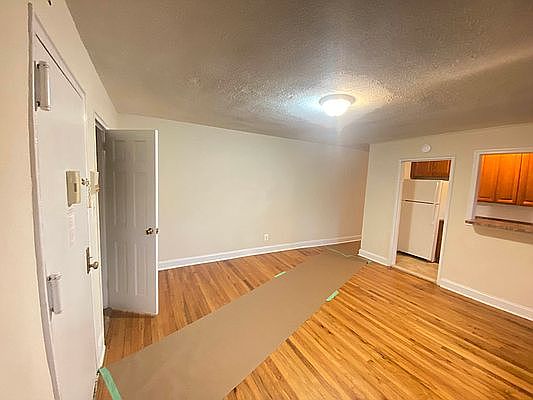2nd image of 20-74 Shore Blvd #2C