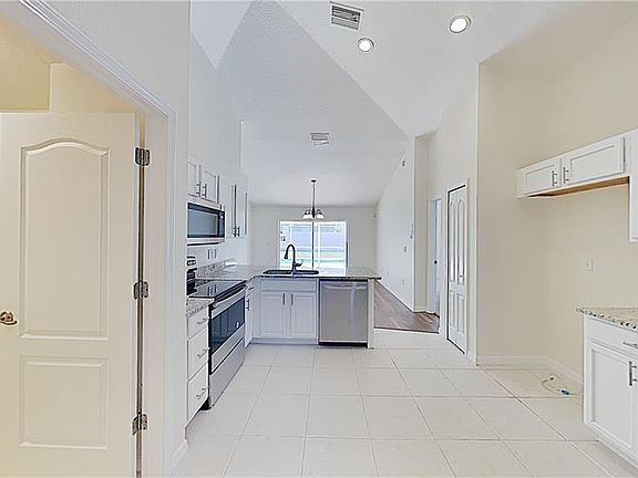 5th image of 3770 Rollingsford Cir