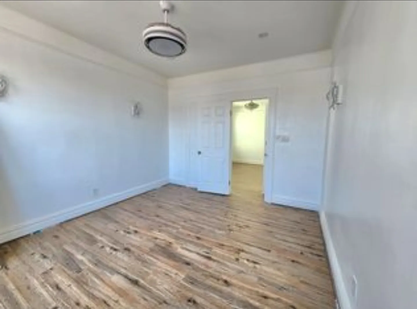3 bed, 1.5 bath, 1000 sqft, $2,500 — Photo 2