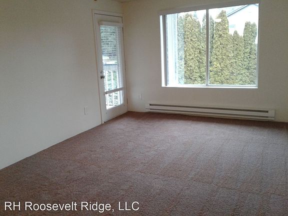 3rd image of 12002 Roosevelt Way NE #A203