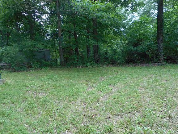2nd image of 1011 Woodland Dr