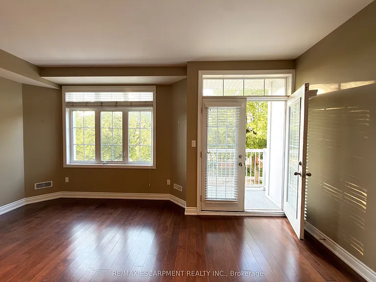 2085 Pine St — Photo 7