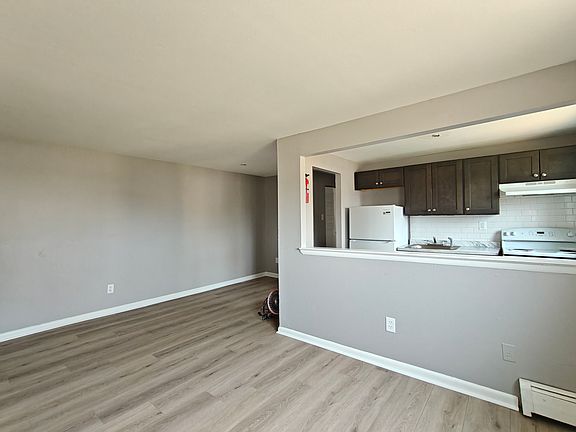 3rd image of 308 Main St #C10