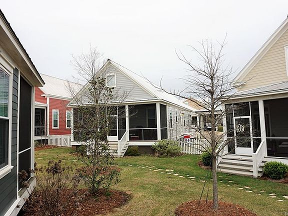 3rd image of 64 Carriage House Ln