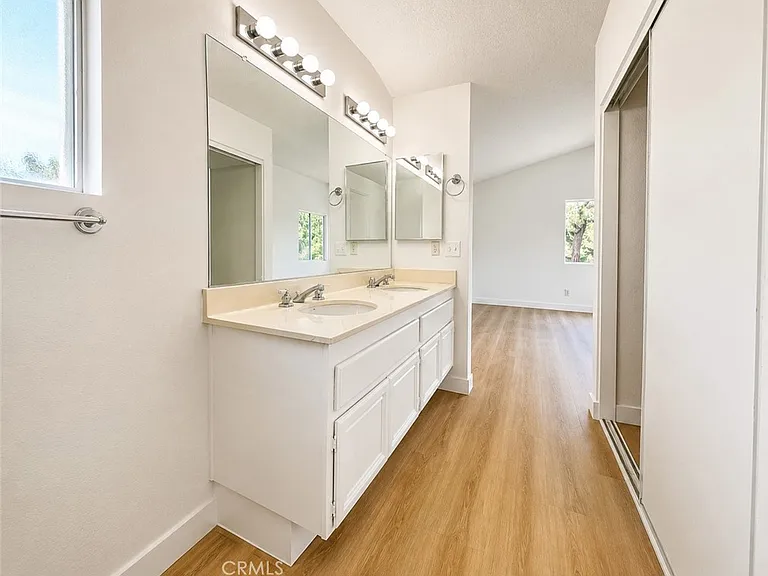15583 Oak Springs Rd — Photo 40