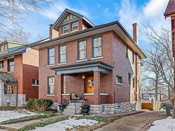 3rd image of 7144 Waterman Ave