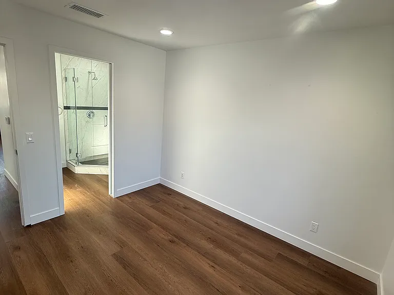 11249 Dalwood Ave — Photo 2