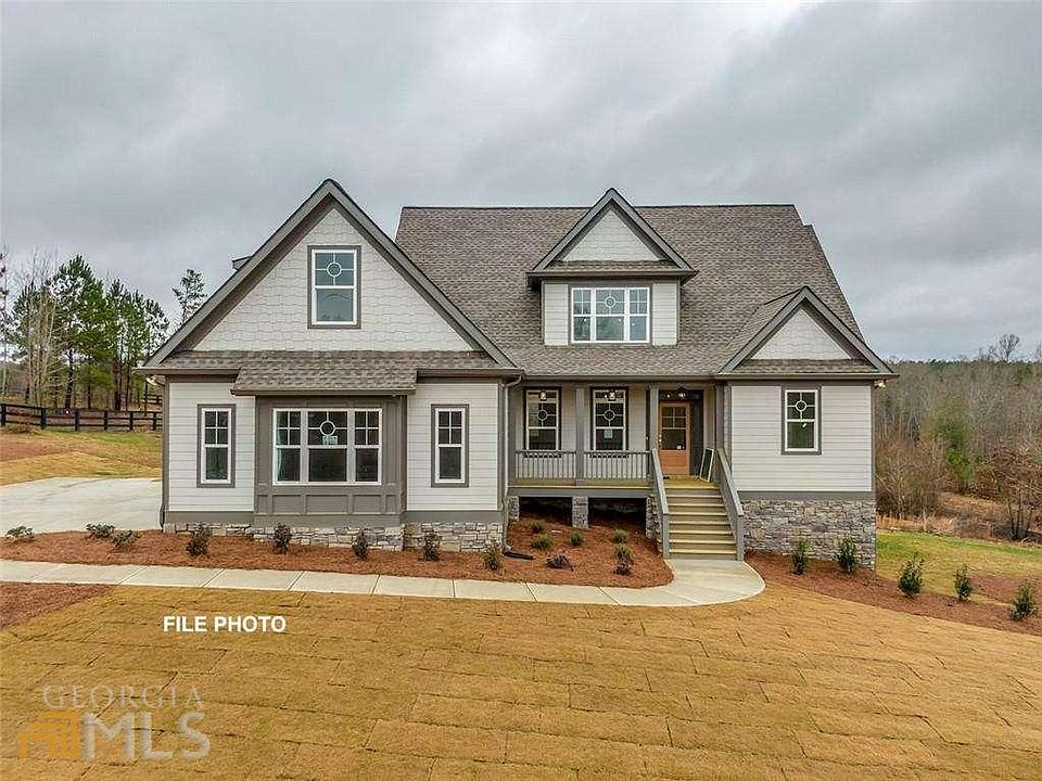 1st image of 28 Woodlake Trl