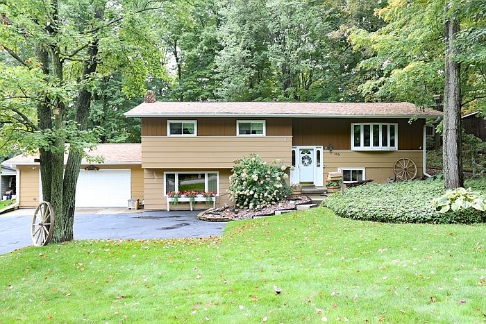 1st image of 1601 Daffodil Ln
