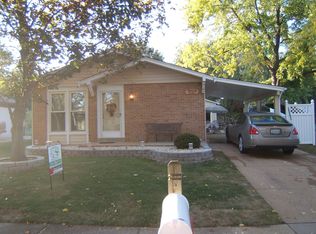 3025 Matlock Dr, Florissant, MO 63031