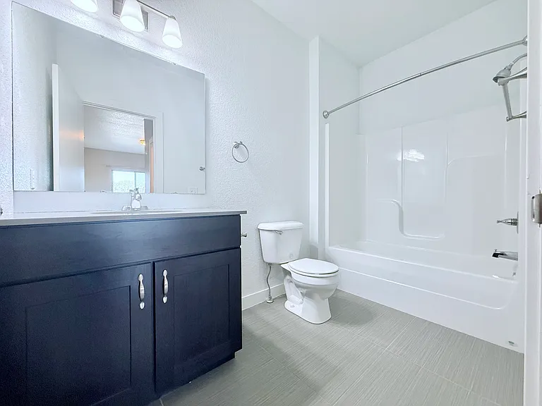 221 E 5th St #309 — Photo 19