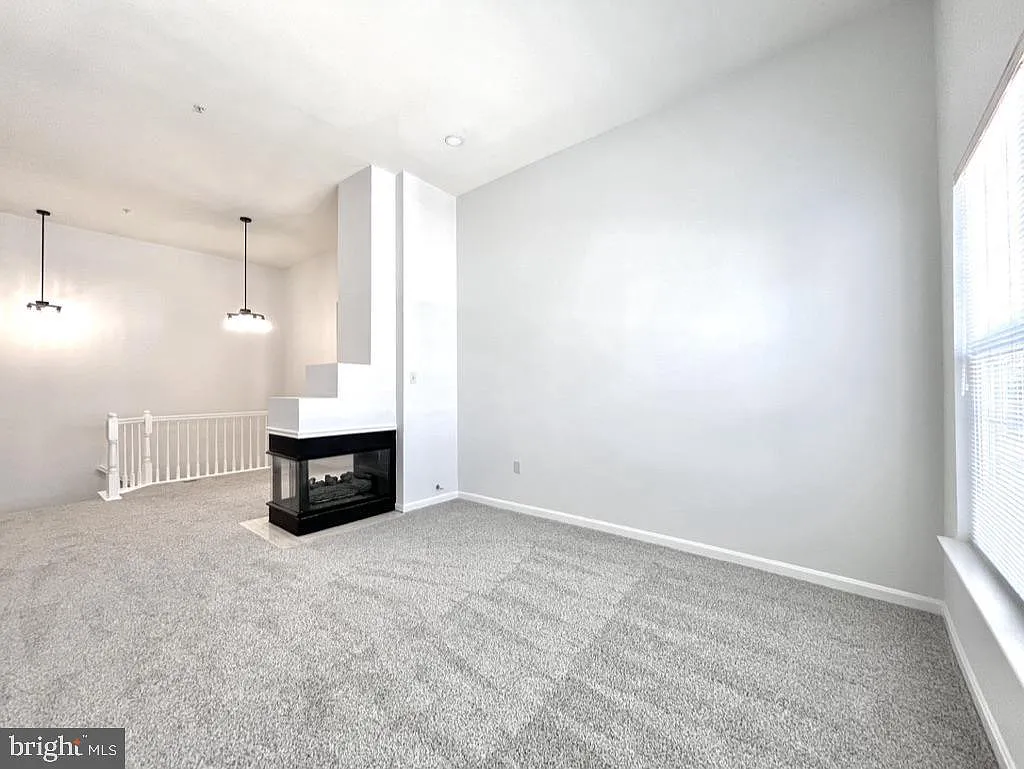 2 bed, 2.0 bath, 1040 sqft, $2,600 — Photo 4