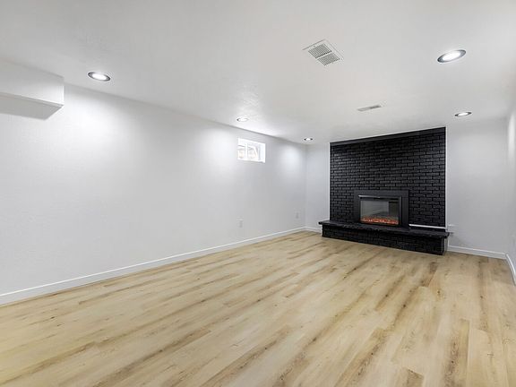 4th image of 3831 W Rutgers Pl