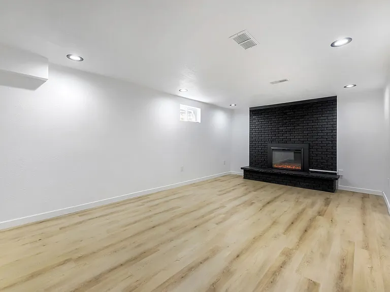 3831 W Rutgers Pl — Photo 4