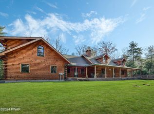 830 Twin Lakes Rd, Shohola, PA 18458