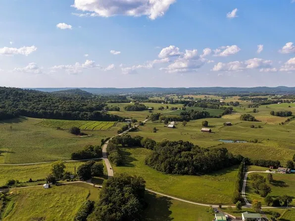 80 Fulkerson Rd, Horse Cave, KY 42749