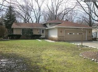27299 Cottonwood Trl, North Olmsted, OH 44070