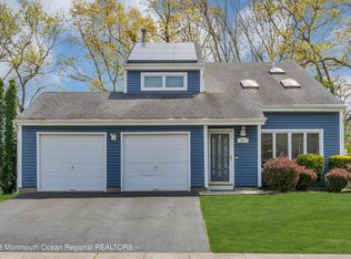 241 Smokerise Ln, Toms River, NJ 08755