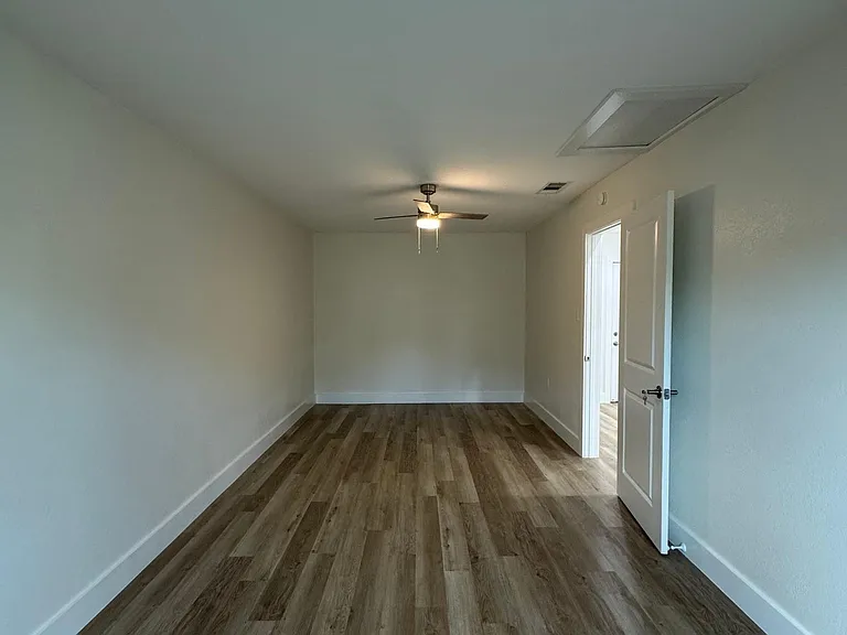 625 Camilla Ln #625 — Photo 7