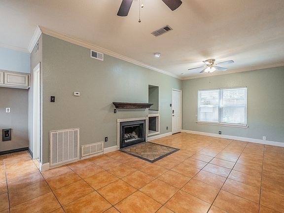 3rd image of 2728 Reagan St APT 101