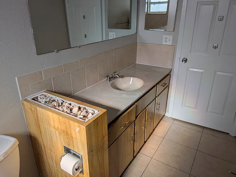 8206 Dedham Dr — Photo 18